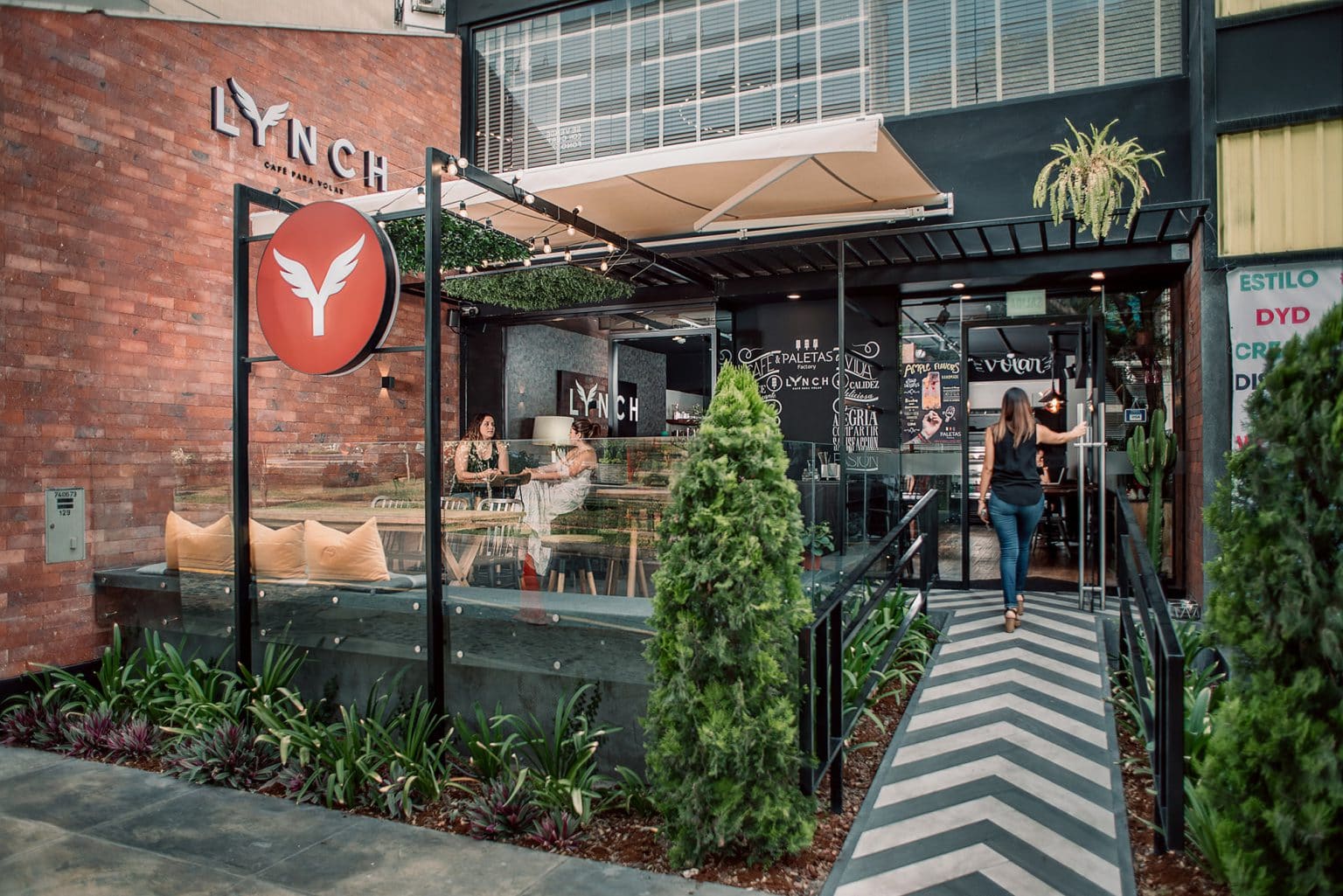 Fachada de Lynch Café